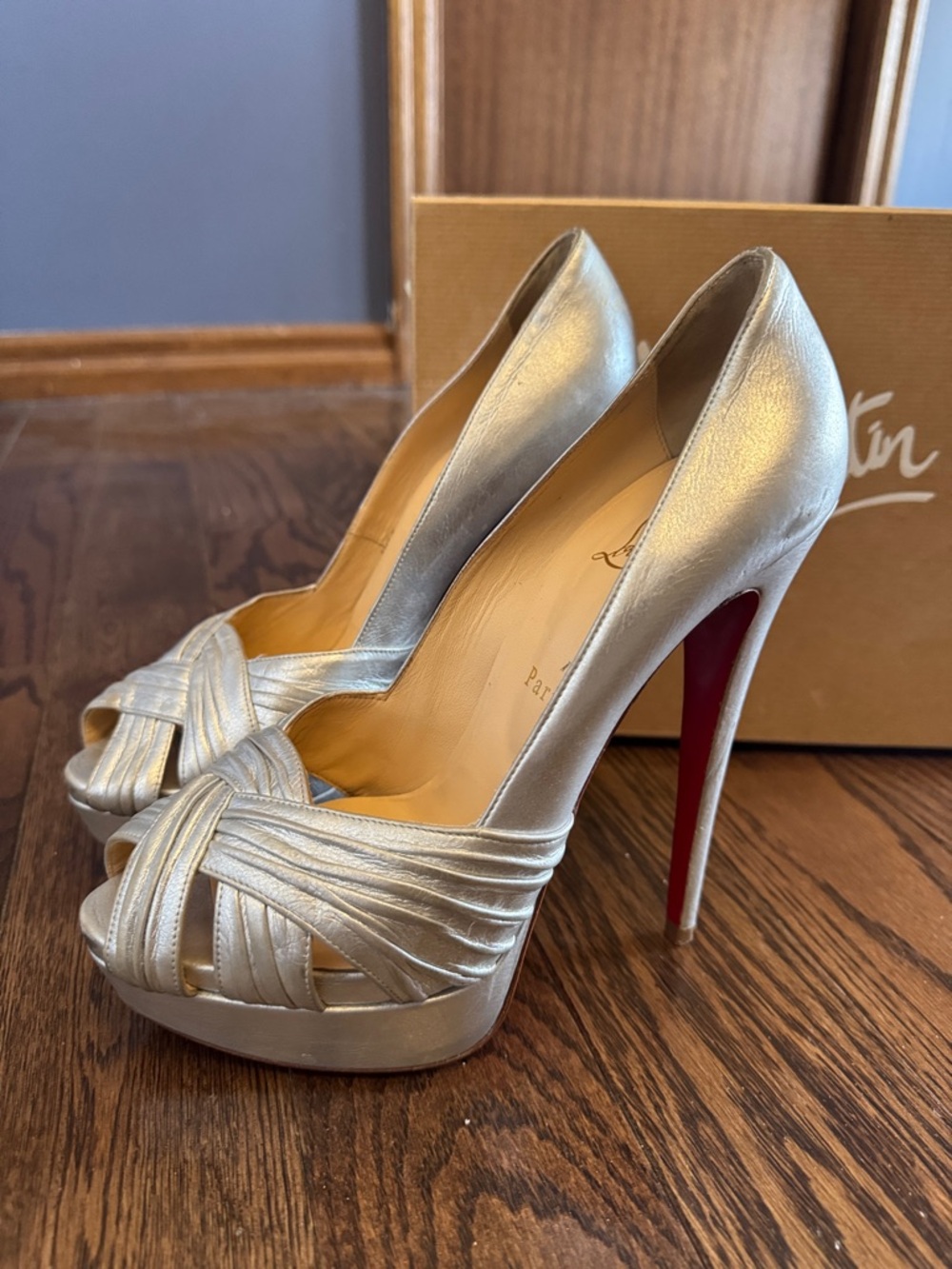 Christian Louboutin Aborina Metallic Silver Peep-Toe Platform Pumps 39.5